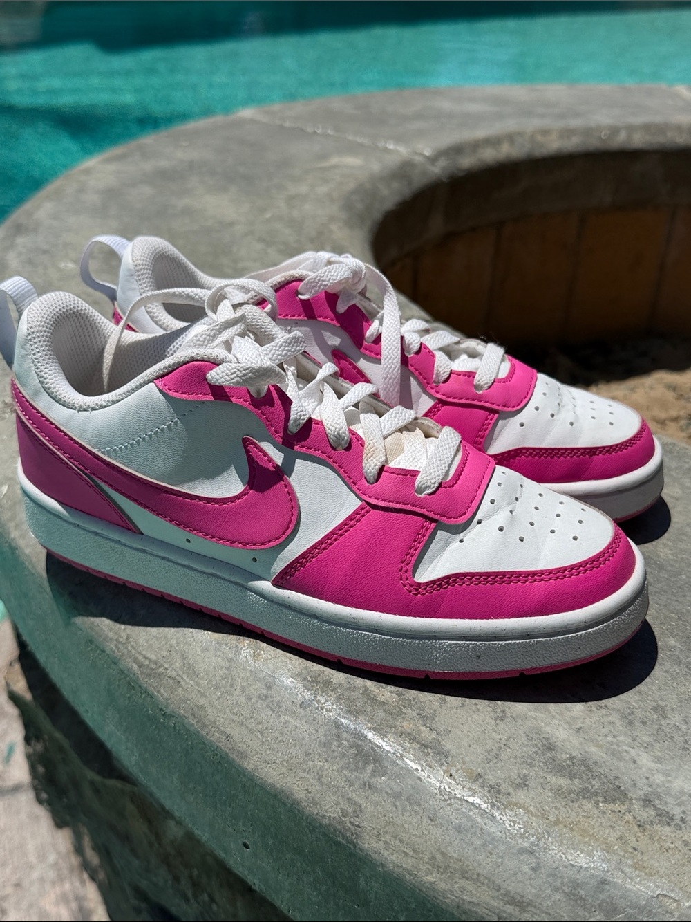 Nike Court Borough Low Pink youth size 5